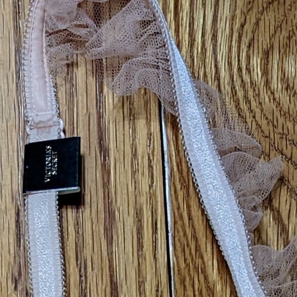 Victoria's Secret Dream Angel's Unlined Plunge Bra - Picture 5 of 5